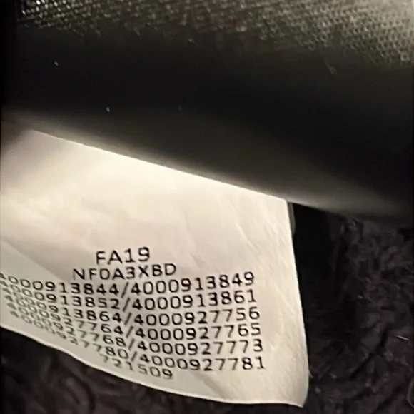 The North Face Women's Black Plush Fleece Jacket SMALL - Picture 8 of 9